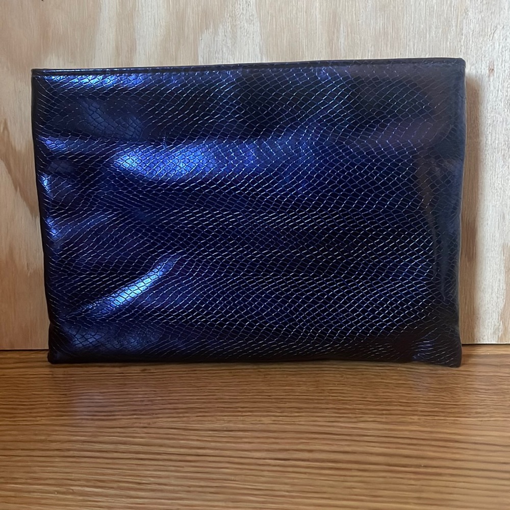 LA PRAIRIE blue snake skin cosmetic bag BRAND NEW